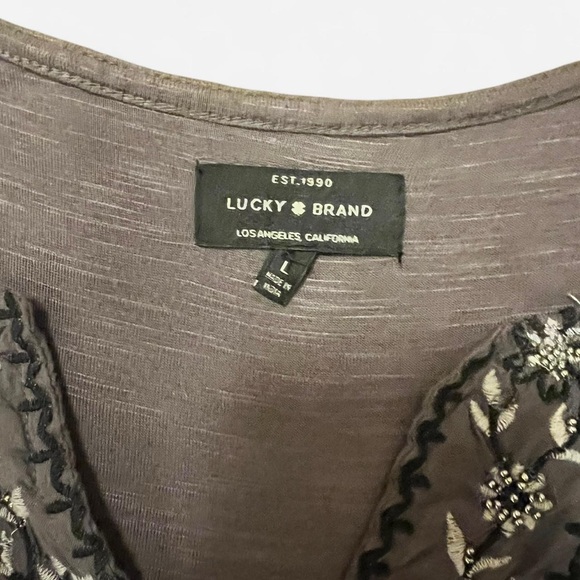 Lucky Brand Sleeveless Embroidered Floral V-Neck Blouse in gray L - Picture 4 of 4